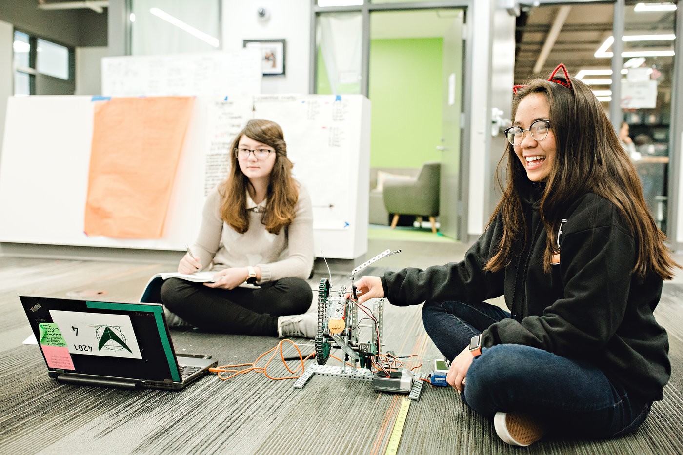 View More: https://staceelianna.pass.us/davinciscience2018 robotics-girls